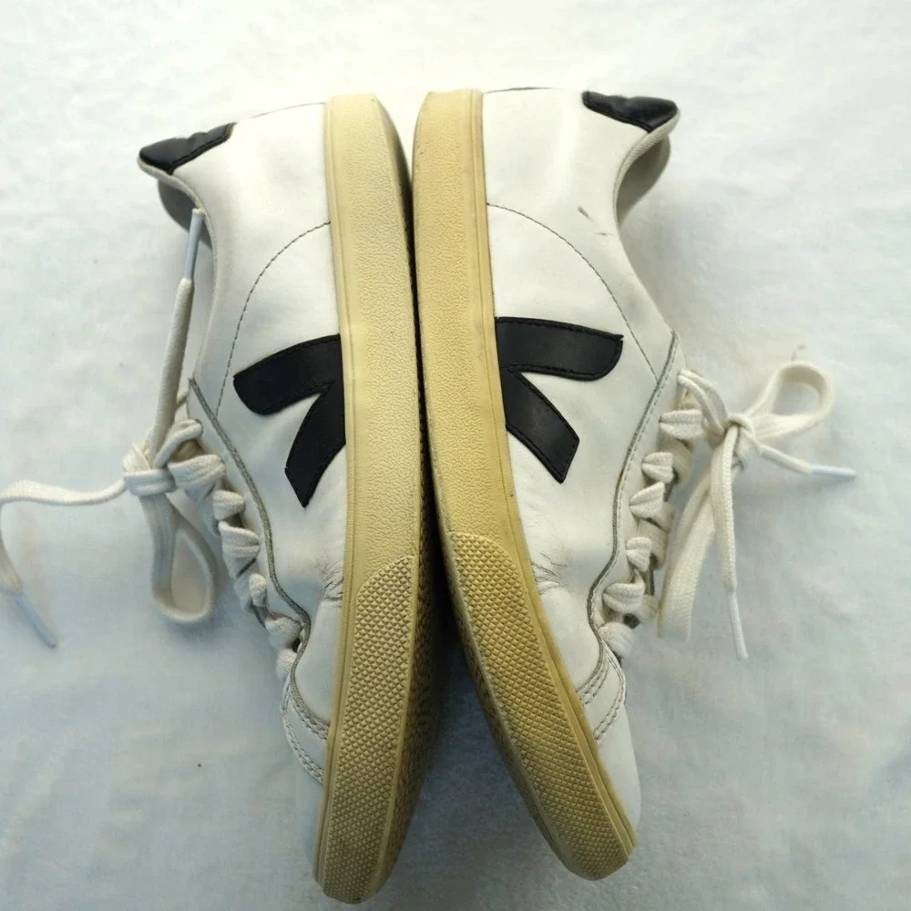 Veja brand model